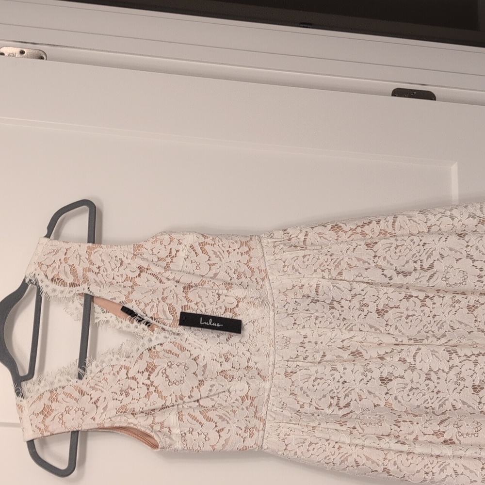 White Lulus dress